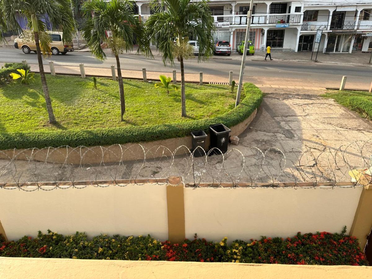D Barfi Guesthouse, Excellent Location Kumasi Exterior photo